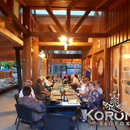 Korona ホテル シオーフォク